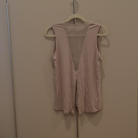 Mippo Workout Top with Mesh/Open Back - Picture 3 of 3